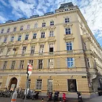 Wohnung Mit Wiener Flair