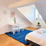 Simply Fourth Apartment