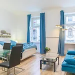 Basic 2Br Apt Perfectly Connected&Well Positioned