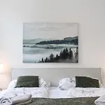 Lovely 2Br Apt With Ideal Location