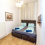 Family Apartment Near Schoenbrunn Palace