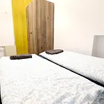 Spacious Rooms - 15 Min From Airport & City Center, 5 Min From Vienna Main-Bus Station Ez 7-8