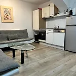 Lovely Apartment Near Amusement Park With Free Wifi