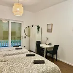 Modern Studio With Free Parking