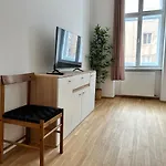 Sunny & Calm Apartment With Free Parking