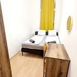 Spacious Rooms - 15 Min From Airport & City Center, 5 Min From Vienna Main-Bus Station Ez 12