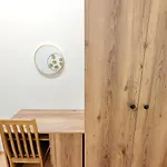 Spacious Rooms - 15 Min From Airport & City Center, 5 Min From Vienna Main-Bus Station Ez 12
