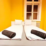 Spacious Apartments For Group Stays - 15 Min From Airport & City Center, 5 Min From Vienna Main-Bus Station