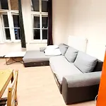 Spacious Apartments For Group Stays - 15 Min From Airport & City Center, 5 Min From Vienna Main-Bus Station