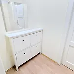 Spacious Apartments For Group Stays - 15 Min From Airport & City Center, 5 Min From Vienna Main-Bus Station