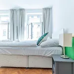 Amazing 3 Bedroom Apt, 15 Min To Landstrasse Hub