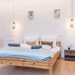 Spacious Shared Apartment Schoenbrunn