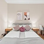 Modern Apartment, 3 Min To \