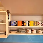 Sunny And Spacious Apartment Near City Centre