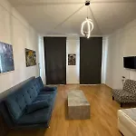 Comfy 1-Bedroom Apartment, 10 Min To Westbahnhof