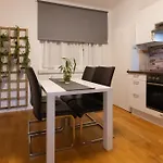 Vienna Central Feel Like Home