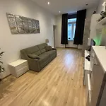 Schoene, Helle Wohnung In Stadtnaehe