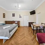 King-Size Comfort In Three Bedrooms