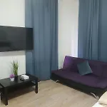 Massive 6Br Apt. Near Millenium City For Big Groups