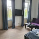Massive 6Br Apt. Near Millenium City For Big Groups