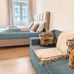 The Mint Apartment - Schoenbrunn Palace