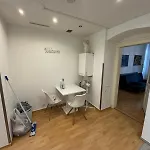Comfy 1-Bedroom Apartment, 10 Min To Westbahnhof
