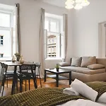 Commodious 3Br Apt. Ideal For Families And Friends