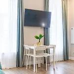 Stylish Studio Apartment Wiener Stadthalle