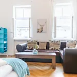 Amazing 2Br City Stay, Wiener Stadthalle
