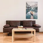 Sweet 2Br Shared Apt Standard Rooms, Central Location