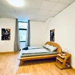 Bright & Spacious 3Br Apt With Direct City Access
