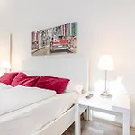 Sleek Studio Apt - Suitable For Longstays