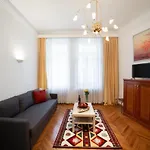 Premium Classical Apartment With Free Parking