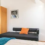 Bookable in Lockdown Buchbar Modern Apartment 3