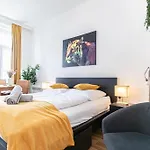 Explore Vienna: 1Br Retreat Near Westbahnhof