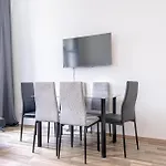 Explore Vienna 2Br And 1Lr Retreat Near Westbahnhof
