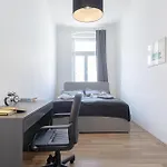 Explore Vienna 2Br And 1Lr Retreat Near Westbahnhof