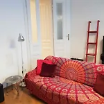 Grosse Helle Altbauwohnung