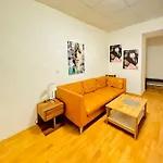 Affordable 2Br Aptartment Direct Access To City