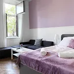 Vibrant 3Br Near Akh Hospital - Perfect For Groups