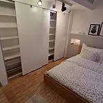 Drews Shelter - Charming Apartment