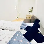Super Central Cozy 5 Bedroom Shared Apt 10Min Walk To Augarten