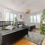 3Br I 5 Minutes To Main Station I Long Term Stay