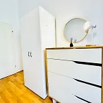 Lovely 2Br Apartment For 5People, Only 17 Minute Walk To Schoenbrunn