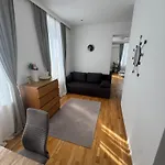 Vienna City Apartment 1