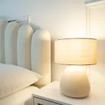 Vibrant 107 M2 Flat In The City Center