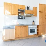 Stylish 2Br Apt For Groups, Up To 5P At Margareten