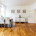 Opal Dream - Stylish Living With Good Connections By Jr City Apartments