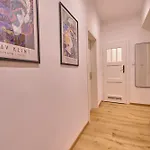 Posh Studio Apartment - Klassisch & Schick