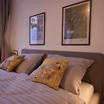 Posh Studio Apartment - Klassisch & Schick